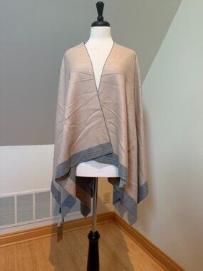 Meliflous Ruana Reversible Cape Shawl with Open Front (Light Gray and Beige)